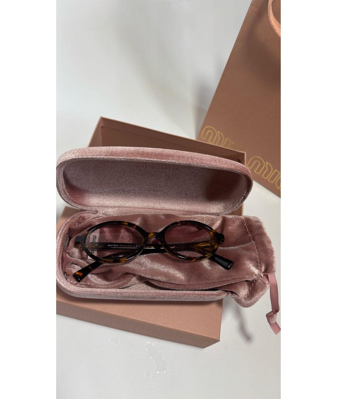 MIU MIU Коричневые пластиковые солнцезащитные очки, фото 6