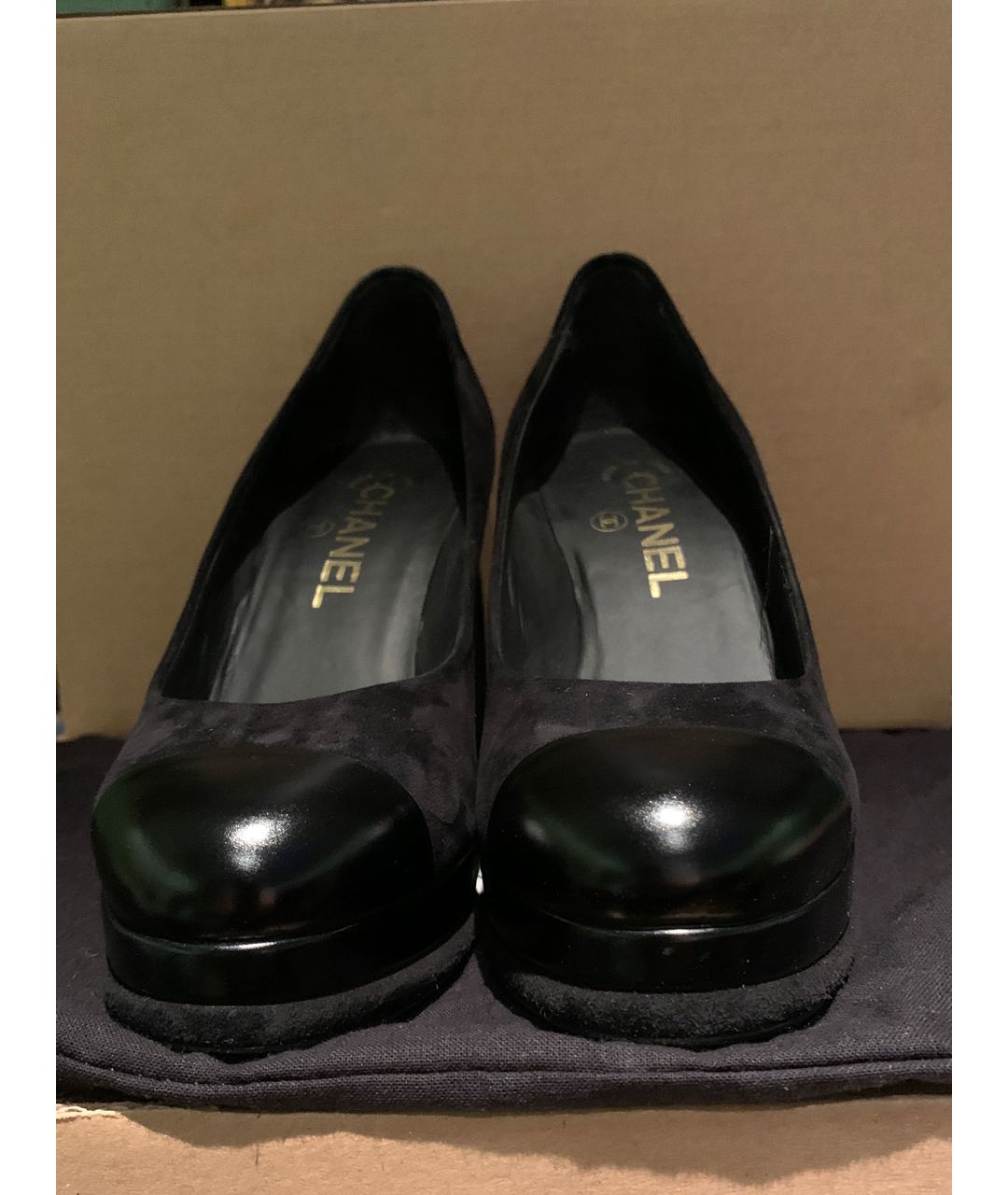 CHANEL PRE-OWNED Черные замшевые туфли, фото 2