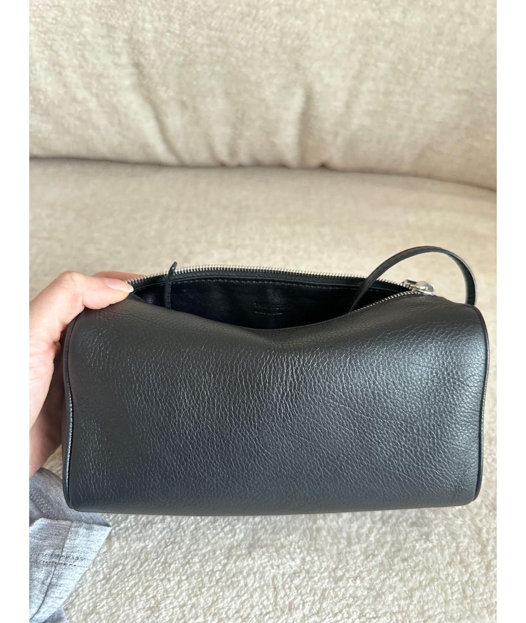 THE ROW Черная кожаная сумка с короткими ручками, фото 3