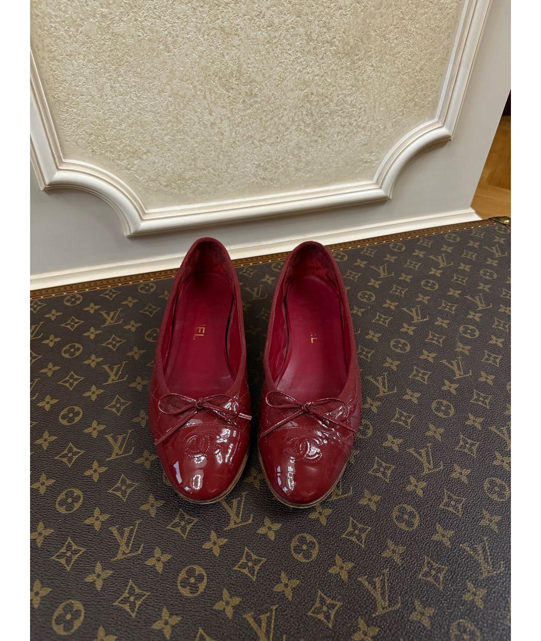 CHANEL Бордовые кожаные балетки, фото 2