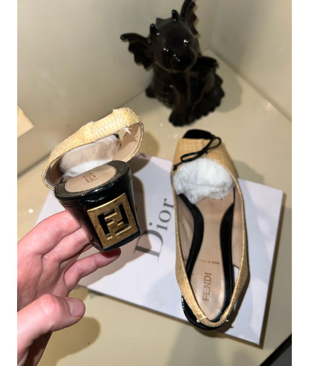 FENDI Бежевые кожаные лодочки на низком каблуке, фото 3