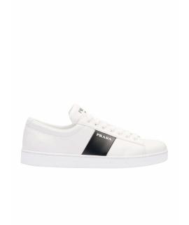 PRADA Низкие кроссовки / кеды