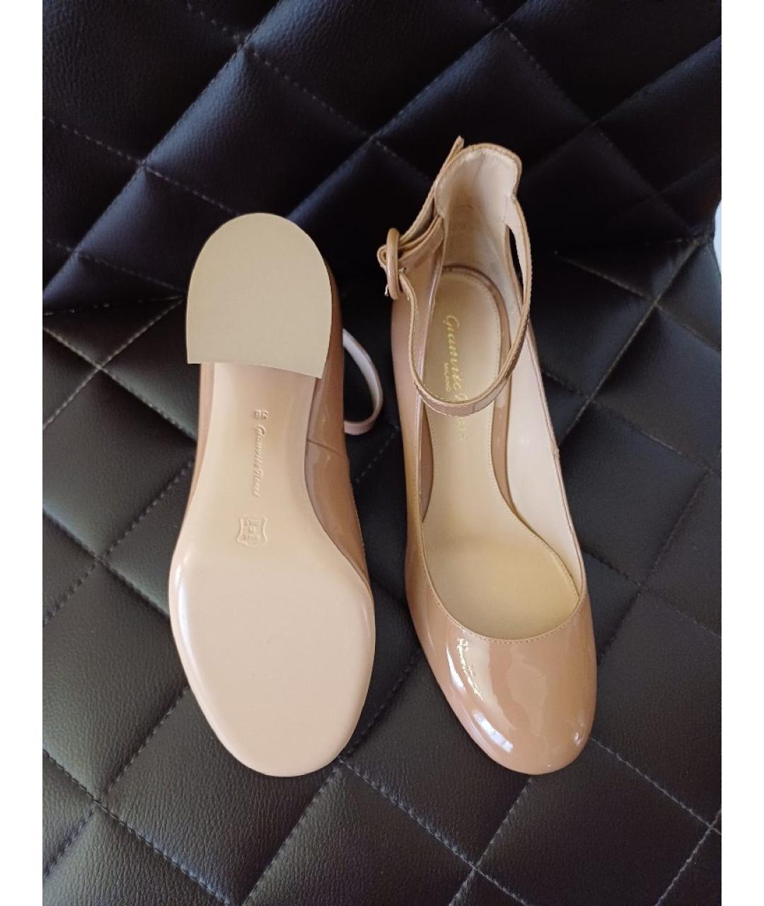 GIANVITO ROSSI Бежевые кожаные туфли, фото 9