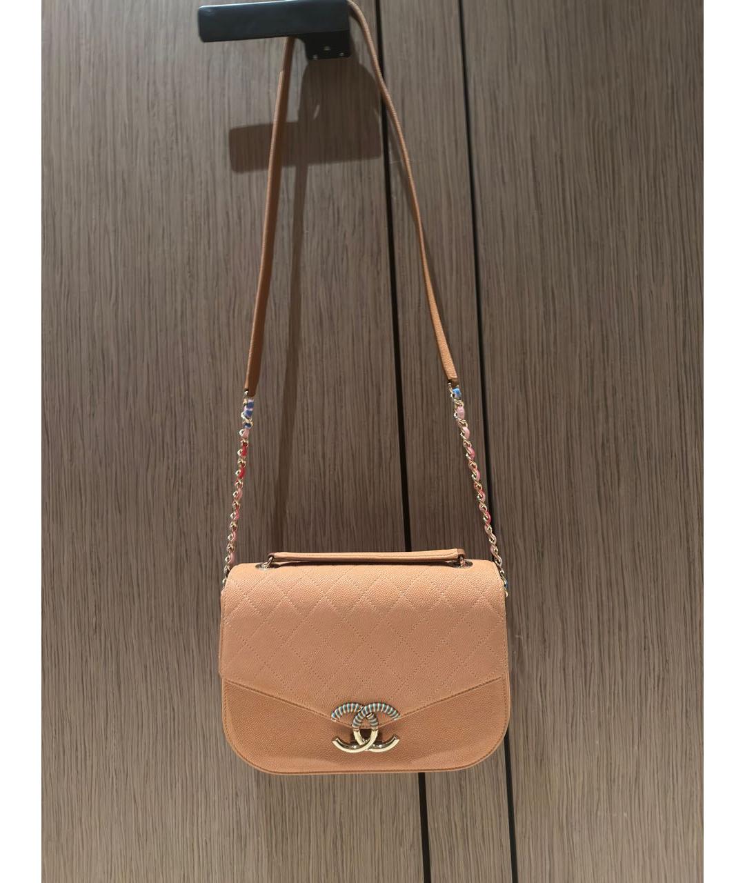 CHANEL Коралловая кожаная сумка через плечо, фото 3