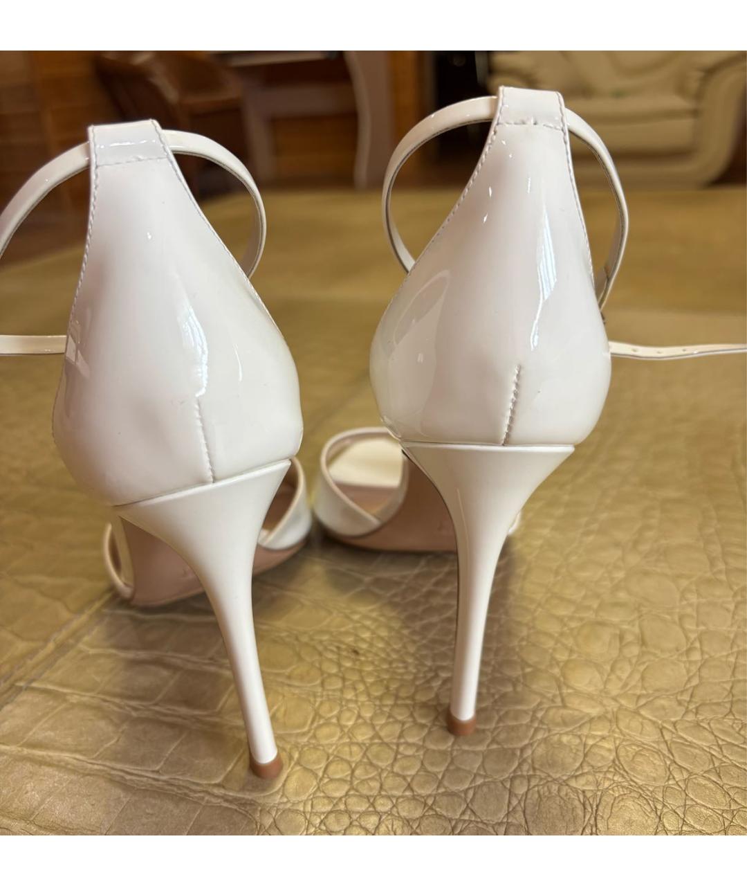 GIANVITO ROSSI Белые босоножки из лакированной кожи, фото 4