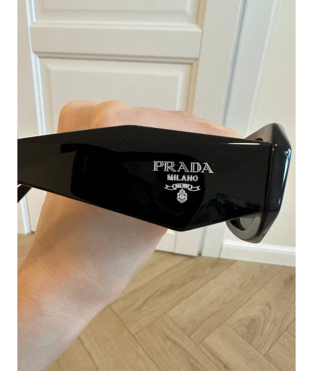PRADA Черные пластиковые солнцезащитные очки, фото 3