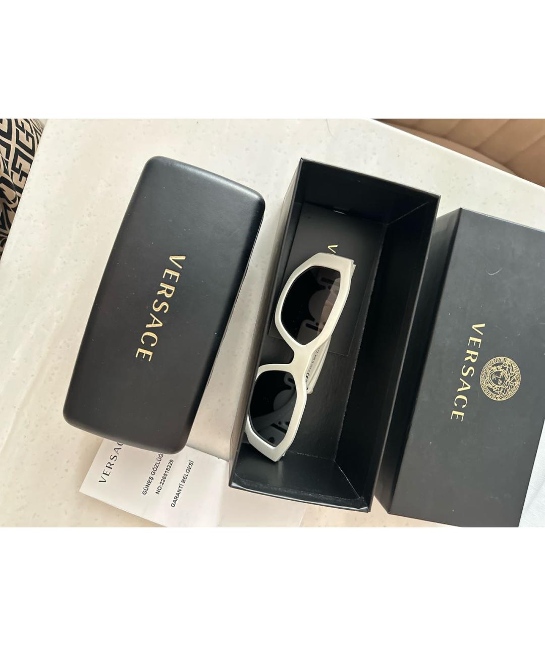 VERSACE Белые пластиковые солнцезащитные очки, фото 4