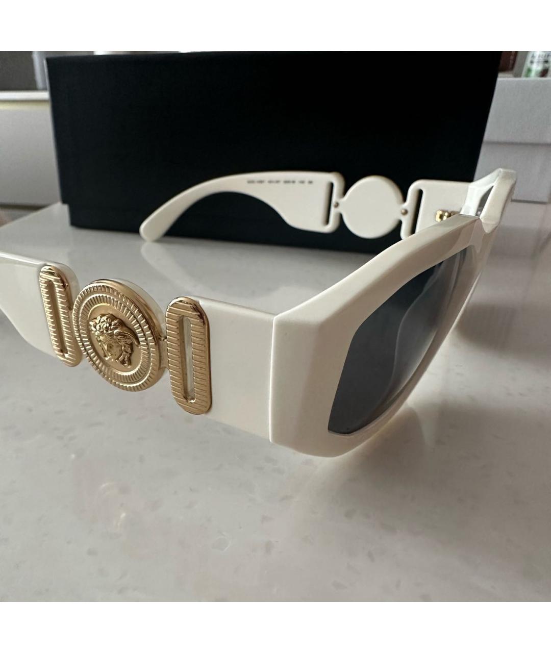 VERSACE Белые пластиковые солнцезащитные очки, фото 3