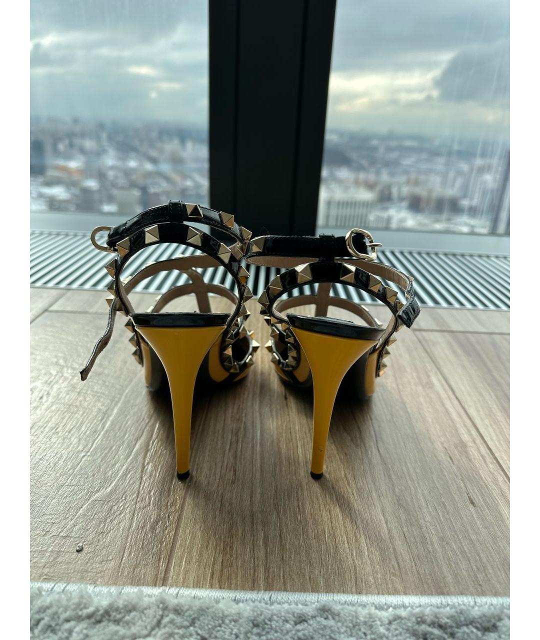 VALENTINO Желтые туфли из лакированной кожи, фото 4