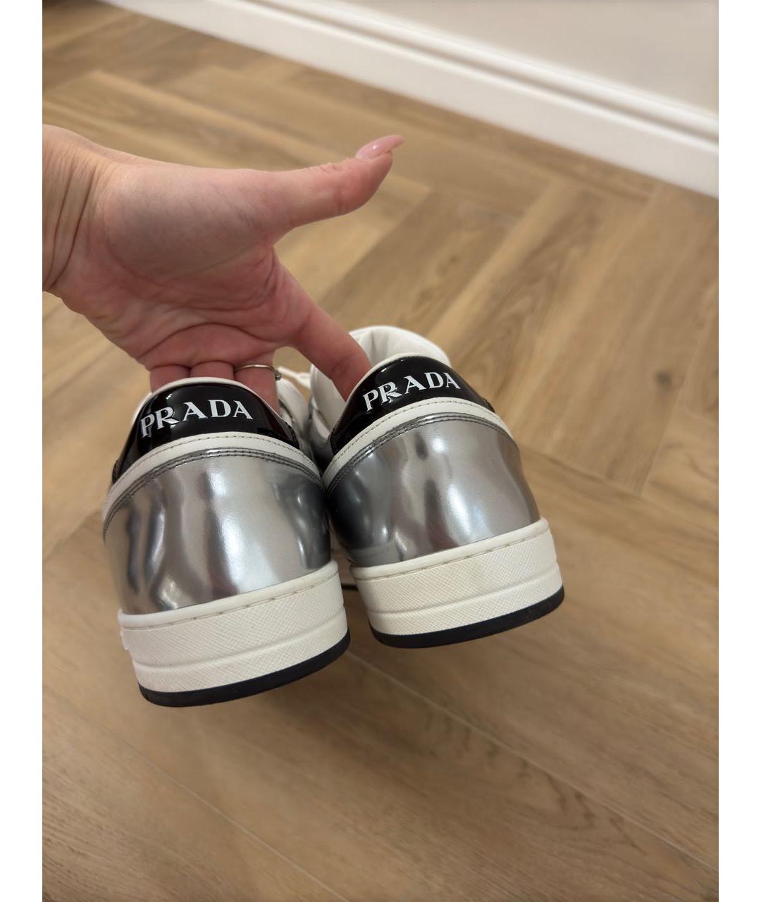 PRADA Белые кожаные низкие кроссовки / кеды, фото 3