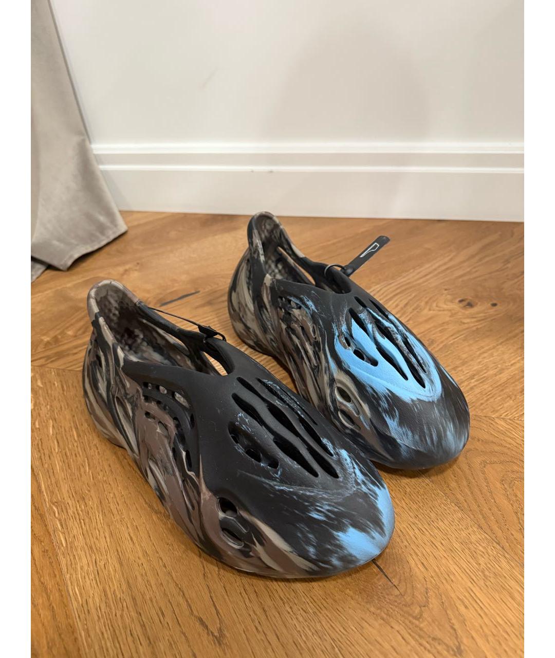 ADIDAS YEEZY Резиновые низкие кроссовки / кеды, фото 2