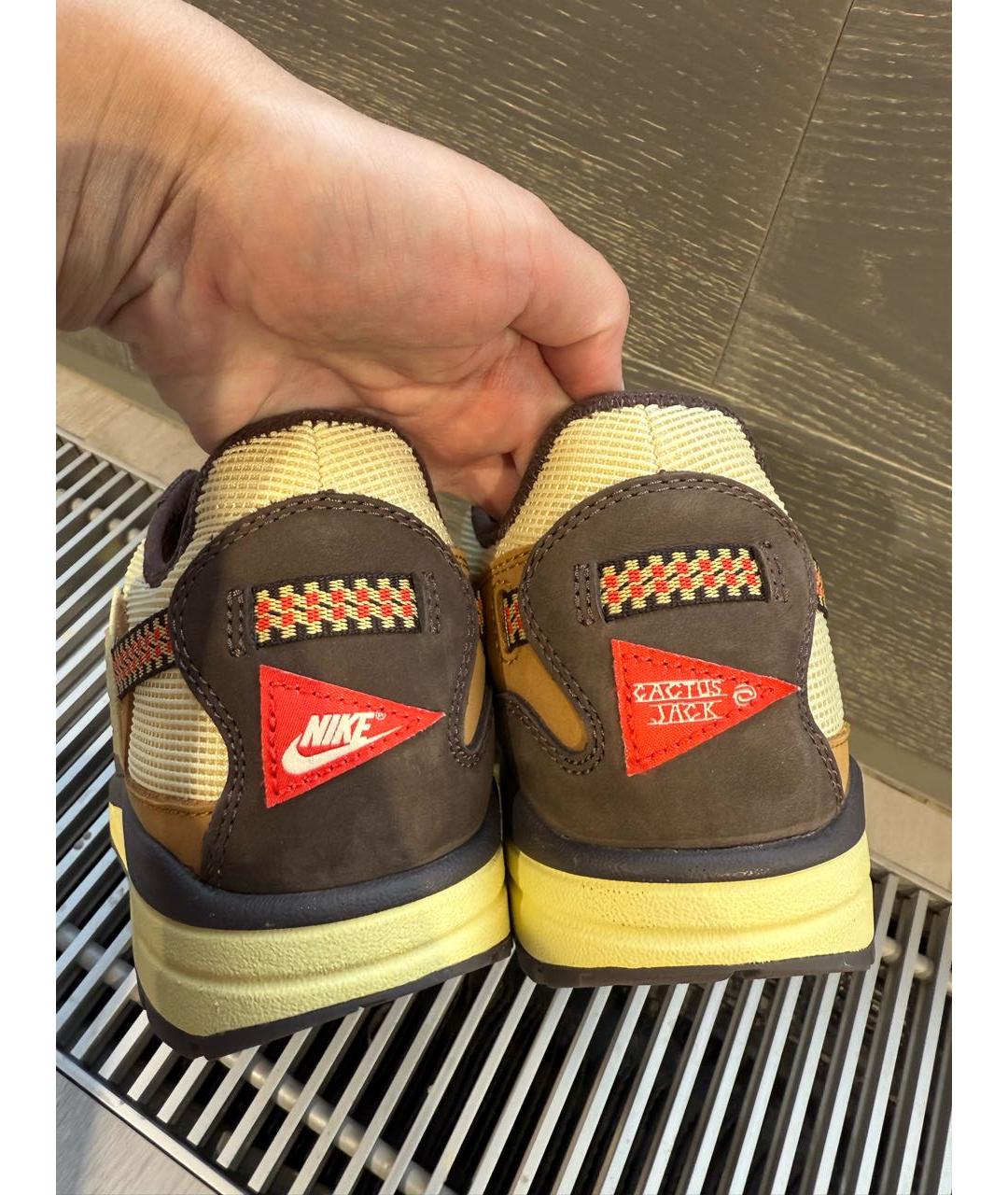 NIKE Горчичные текстильные низкие кроссовки / кеды, фото 4
