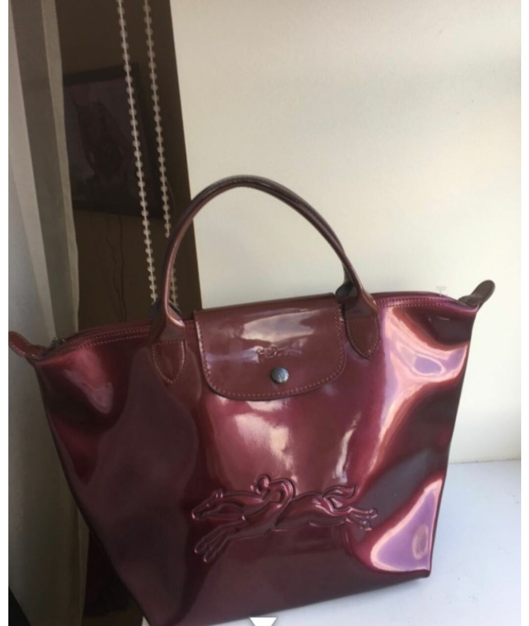 LONGCHAMP Бордовая сумка тоут из лакированной кожи, фото 6