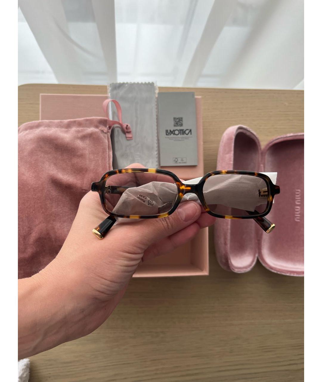 MIU MIU Коричневые пластиковые солнцезащитные очки, фото 5