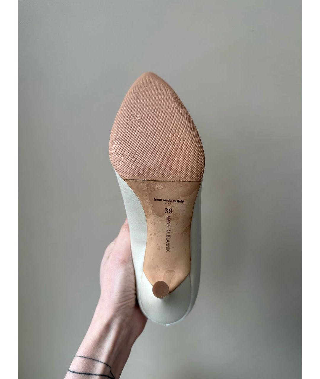 MANOLO BLAHNIK Белые текстильные туфли, фото 7