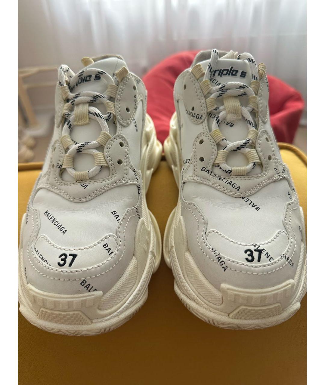 BALENCIAGA Белые кожаные кроссовки, фото 2