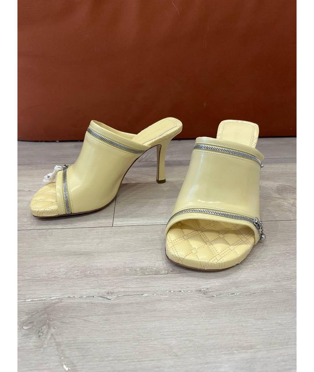 BURBERRY Желтые кожаные мюли, фото 2
