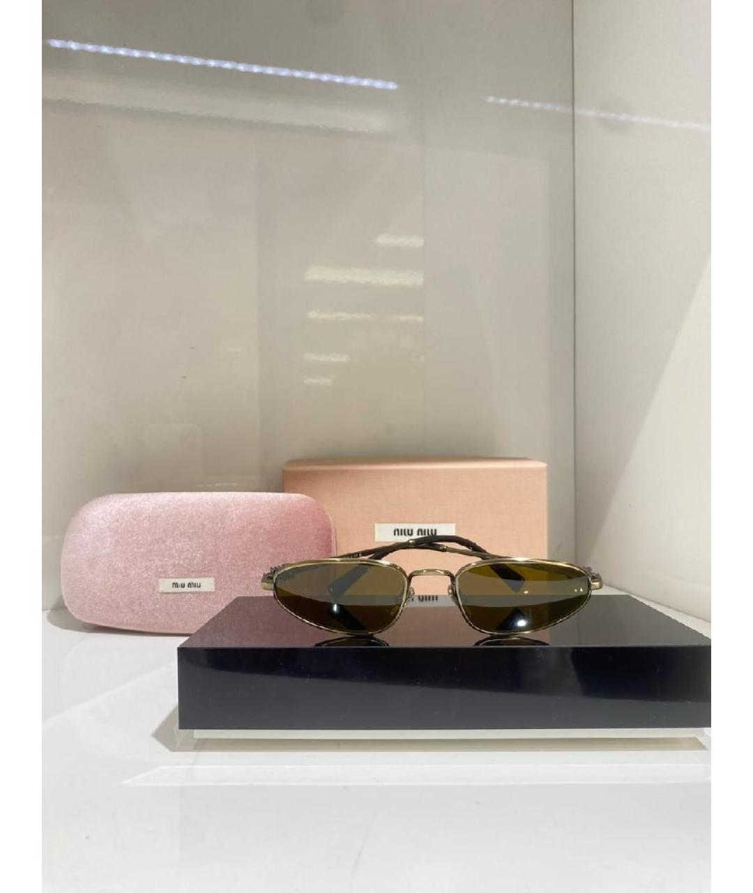 MIU MIU Золотые солнцезащитные очки, фото 3