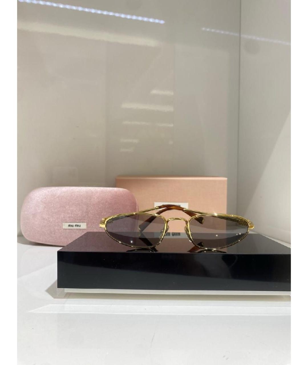 MIU MIU Золотые солнцезащитные очки, фото 3