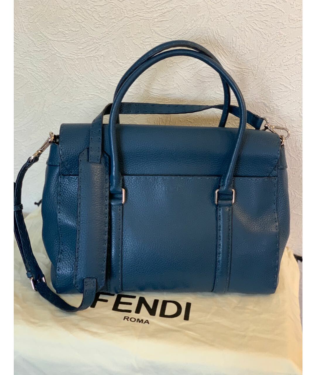 FENDI Синяя кожаная сумка с короткими ручками, фото 3
