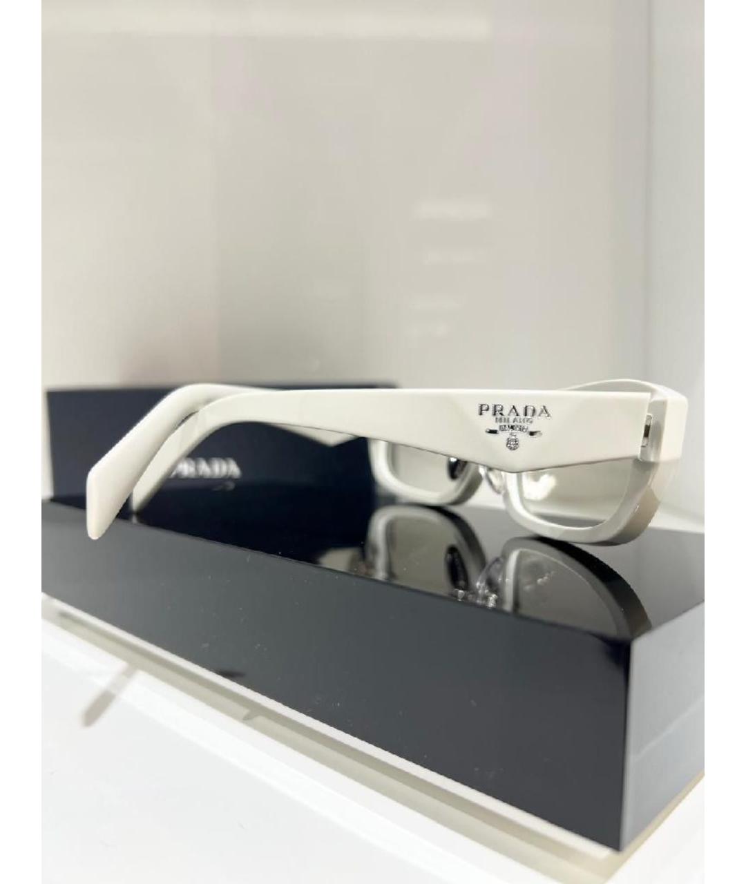 PRADA Белые солнцезащитные очки, фото 2
