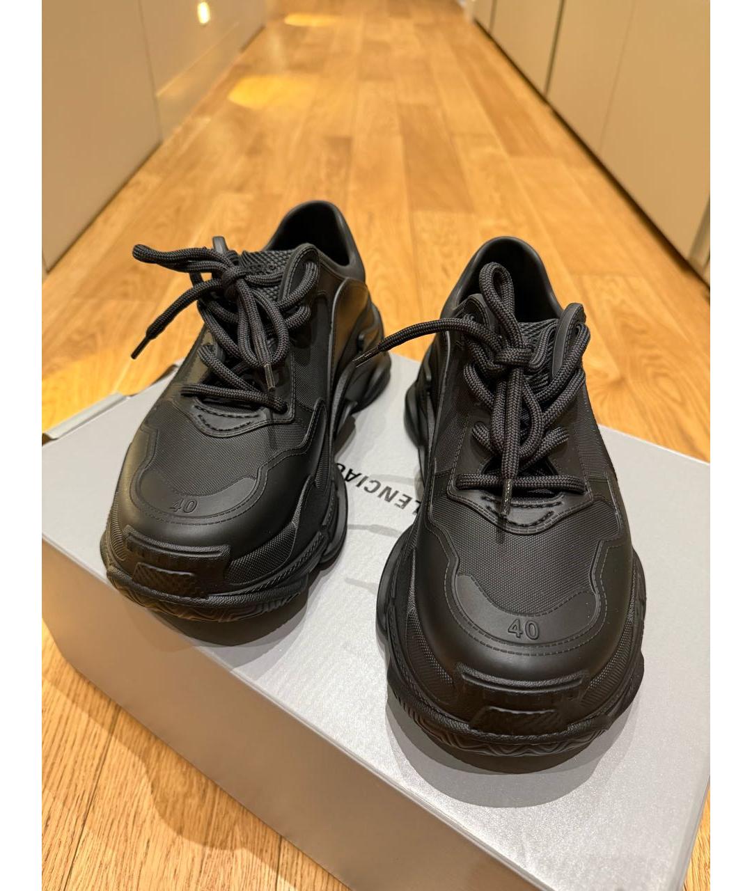 BALENCIAGA Черные резиновые низкие кроссовки / кеды, фото 2