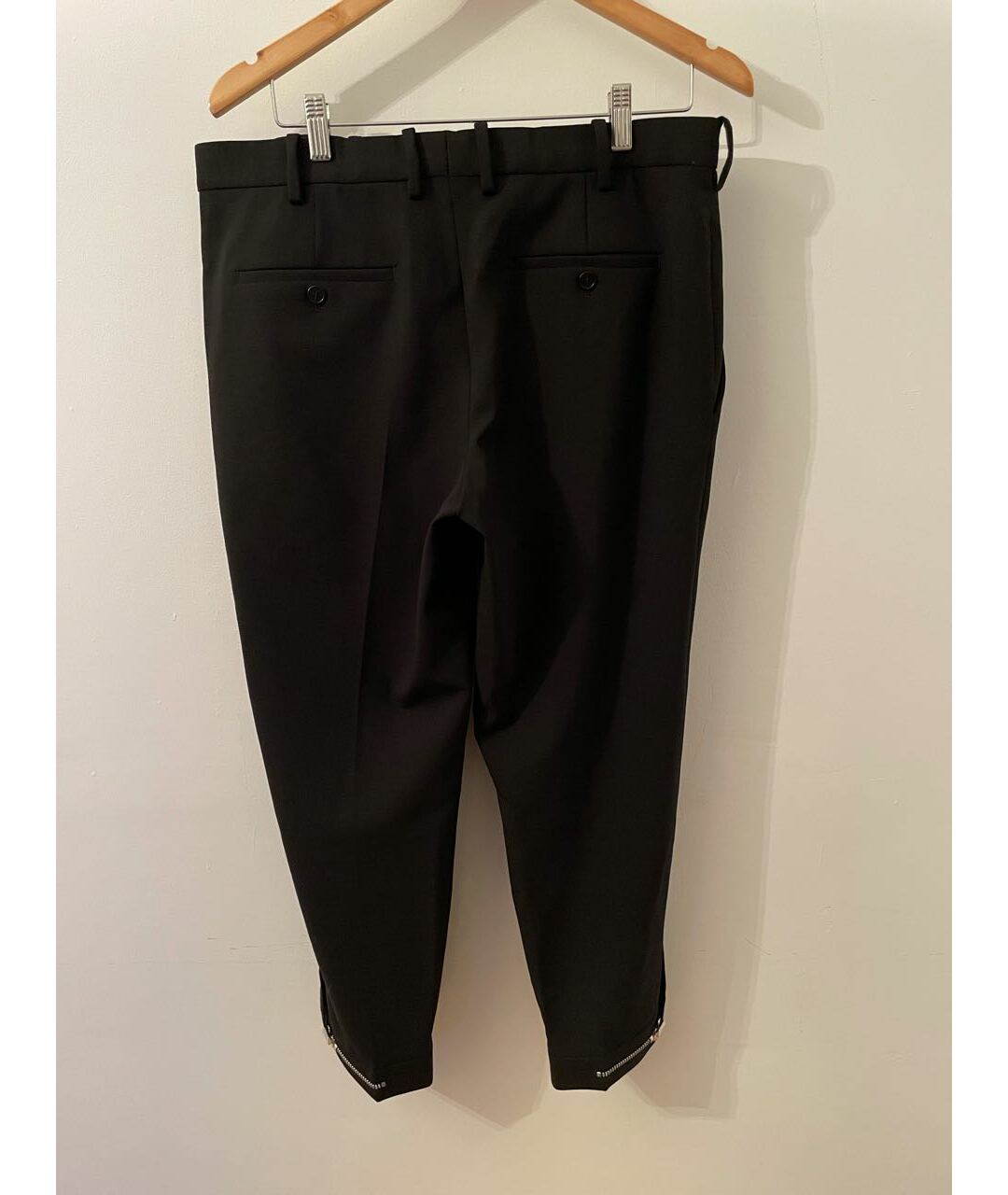 NEIL BARRETT Черные хлопко-эластановые классические брюки, фото 2