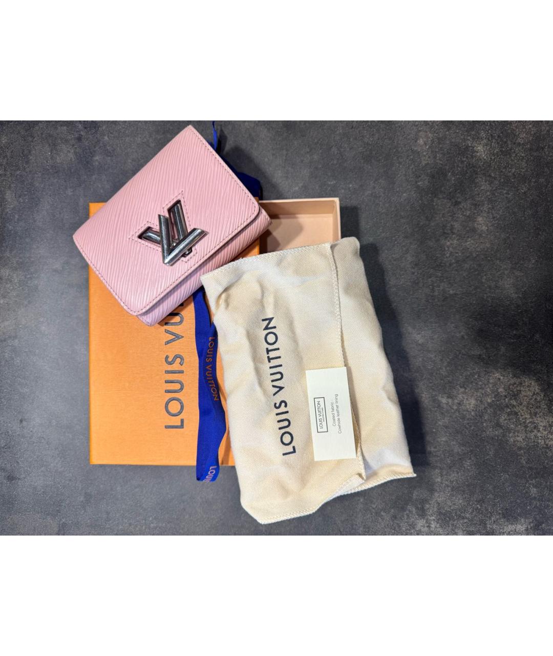 LOUIS VUITTON Розовый кожаный кошелек, фото 8