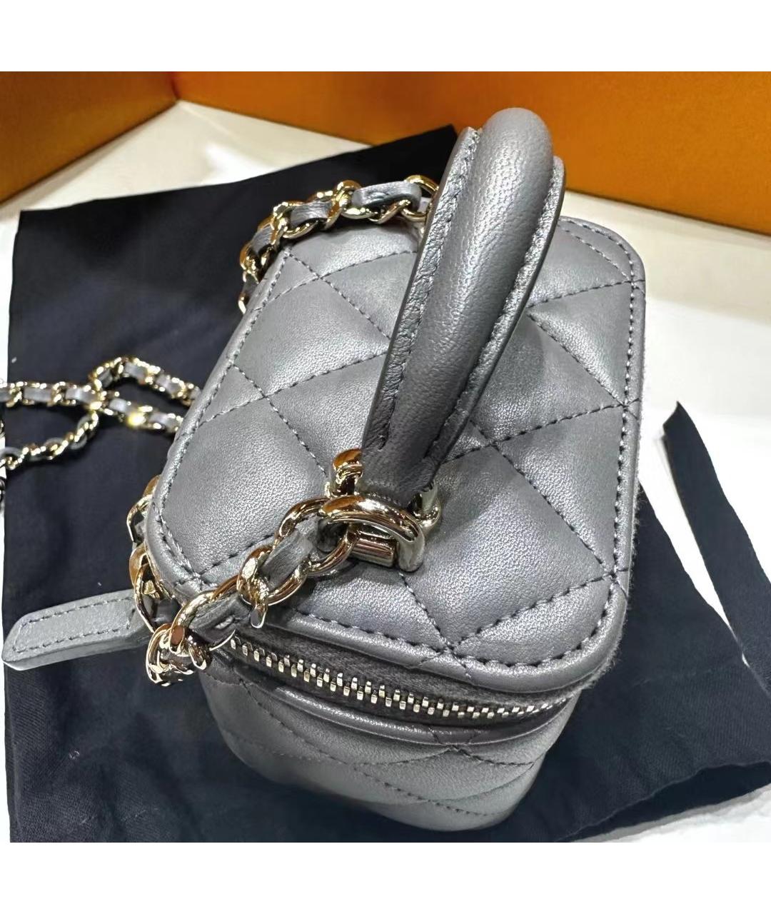 CHANEL Серая кожаная сумка с короткими ручками, фото 4