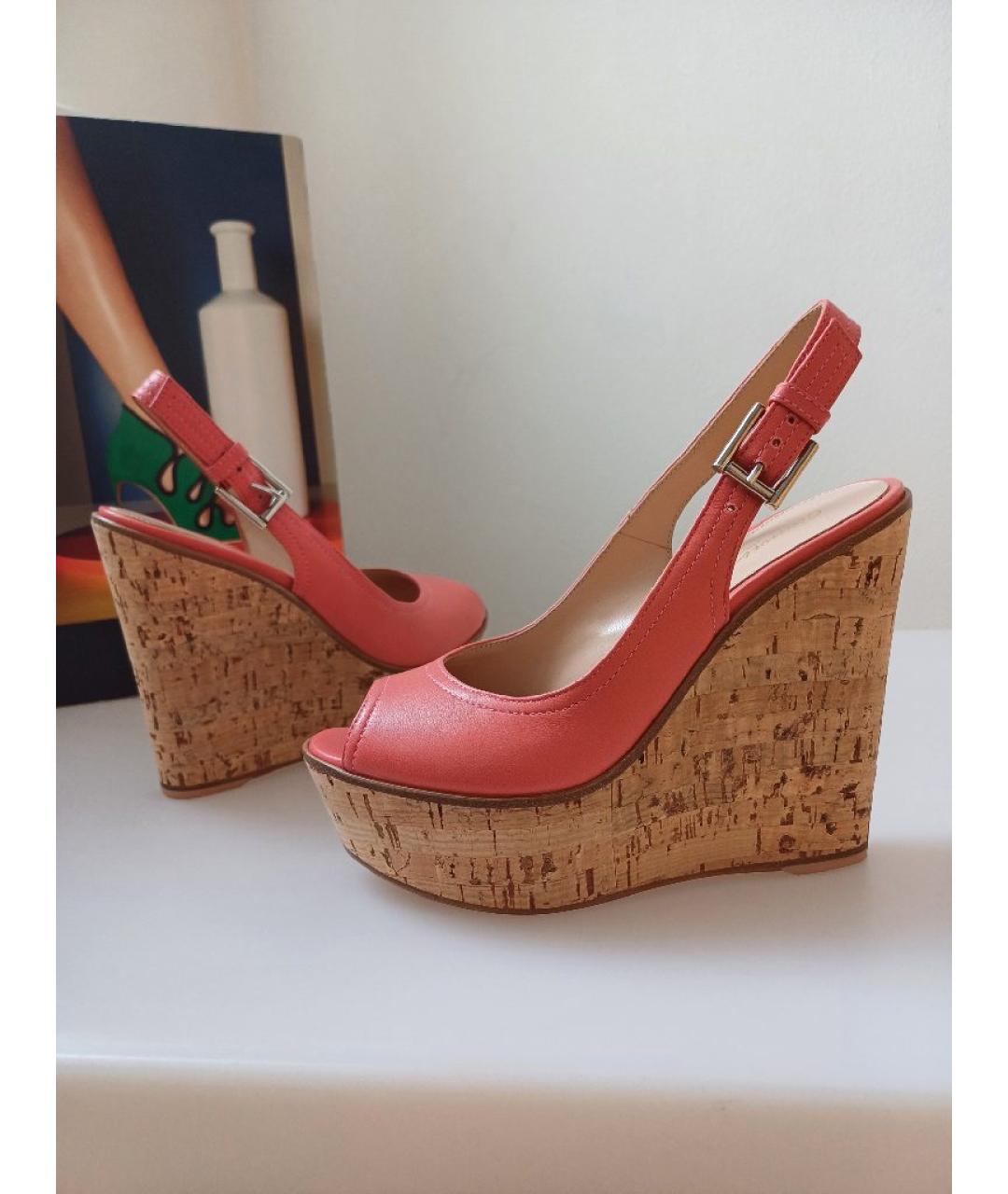 GIANVITO ROSSI Коралловые кожаные босоножки, фото 3