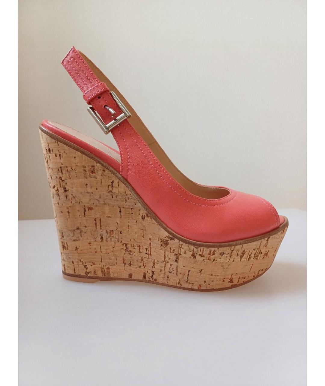 GIANVITO ROSSI Коралловые кожаные босоножки, фото 8