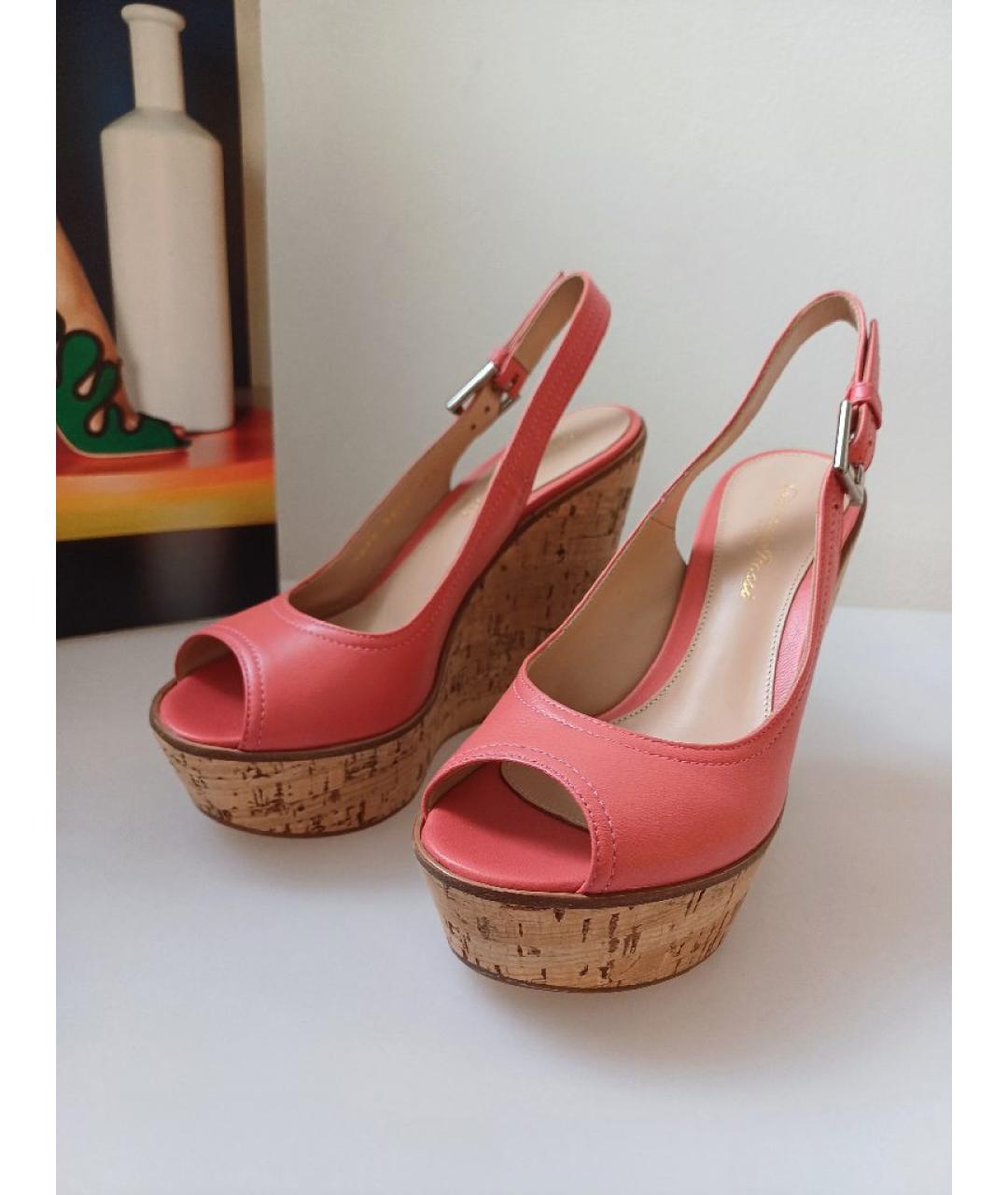 GIANVITO ROSSI Коралловые кожаные босоножки, фото 4