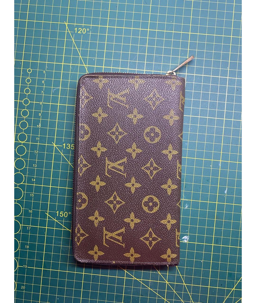 LOUIS VUITTON Коричневый кожаный кошелек, фото 9
