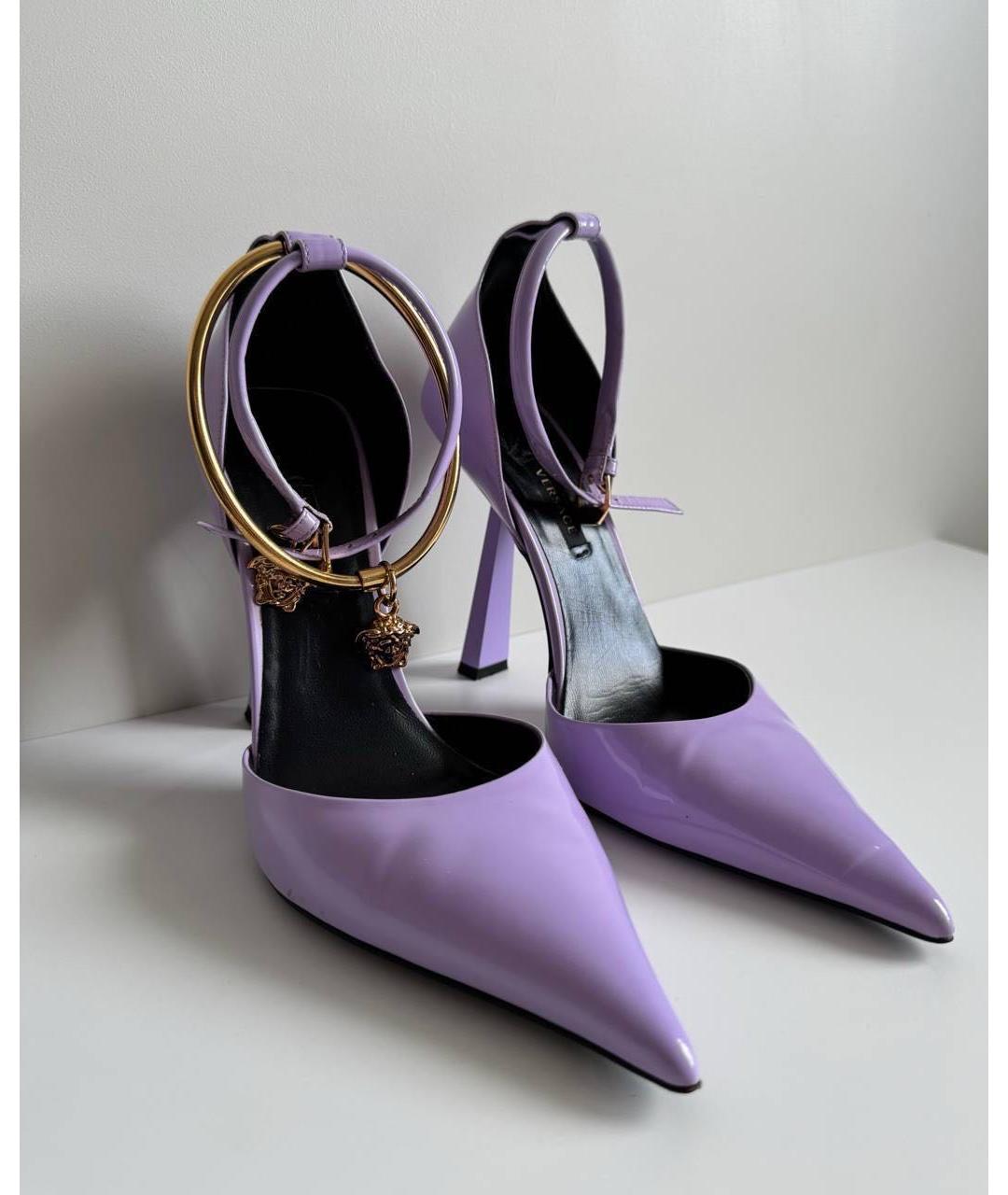 VERSACE Фиолетовые туфли из лакированной кожи, фото 6