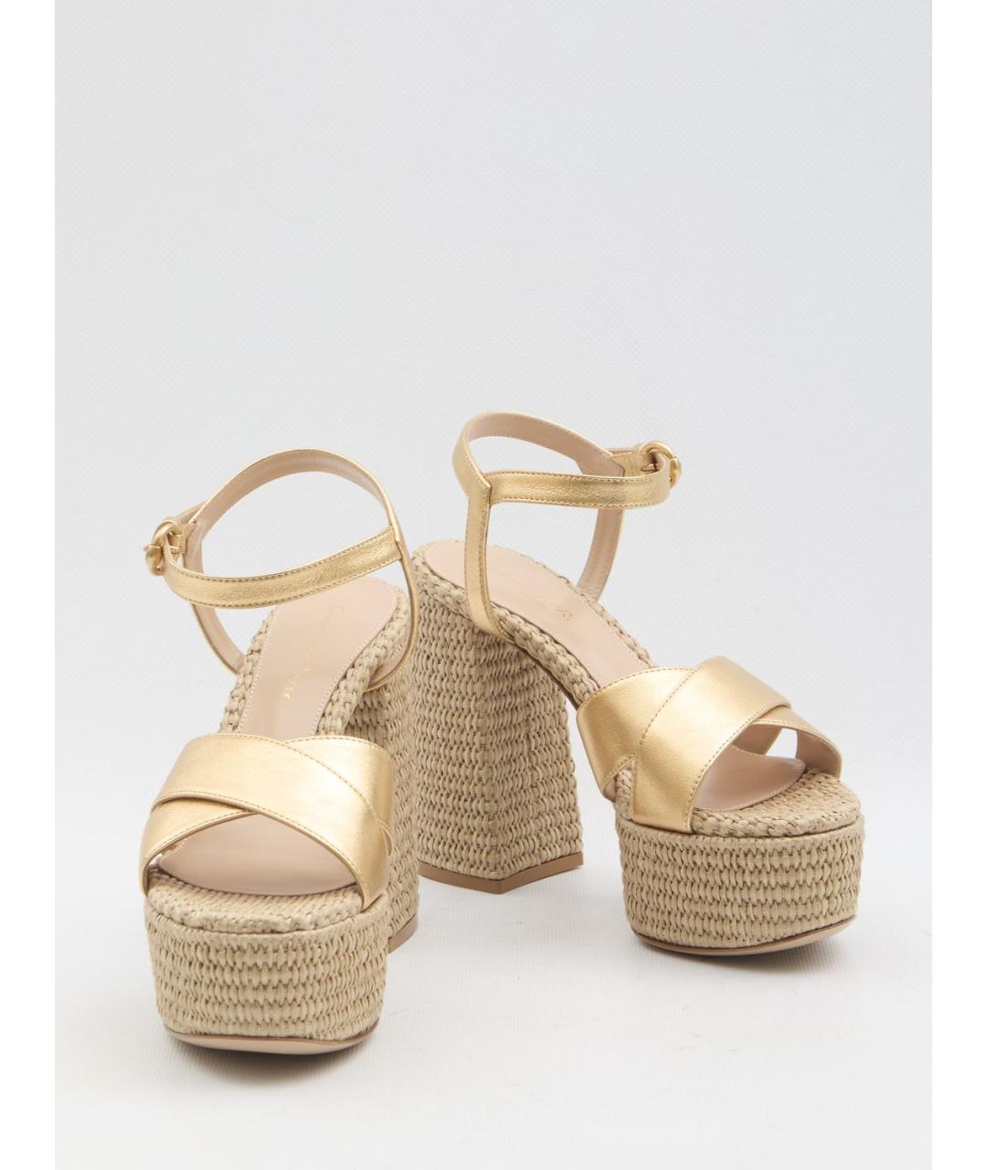 GIANVITO ROSSI Золотые кожаные босоножки, фото 5