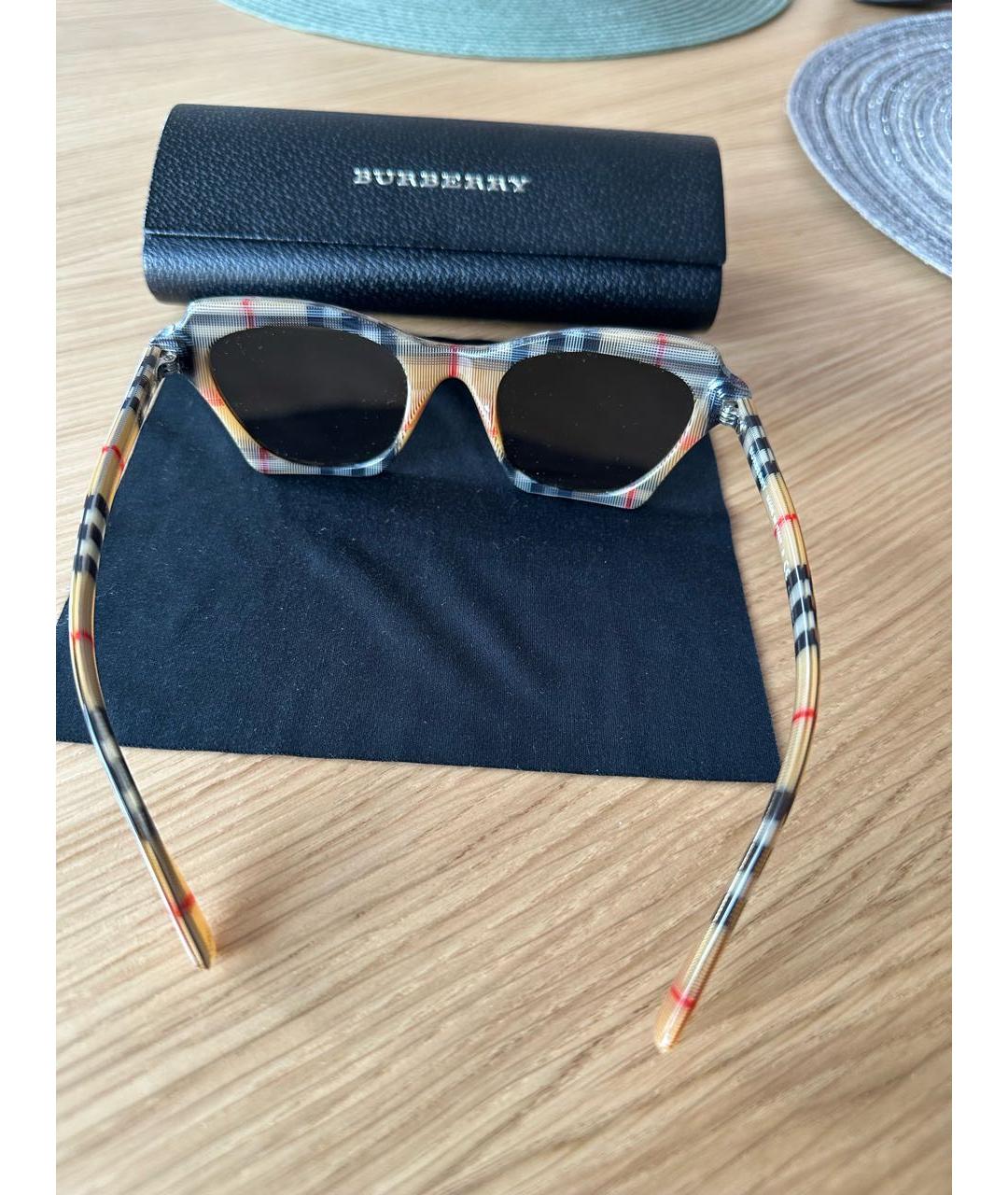 BURBERRY Коричневые пластиковые солнцезащитные очки, фото 3