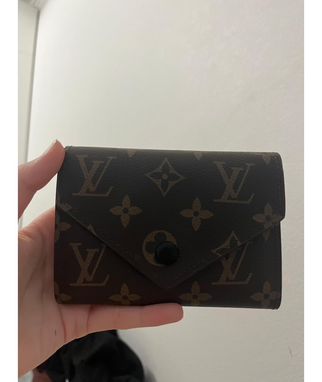 LOUIS VUITTON Коричневый кошелек из искусственной кожи, фото 2