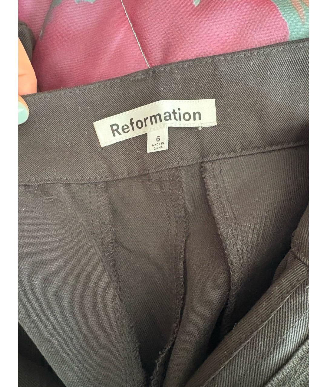 REFORMATION Черные хлопко-эластановые прямые брюки, фото 2