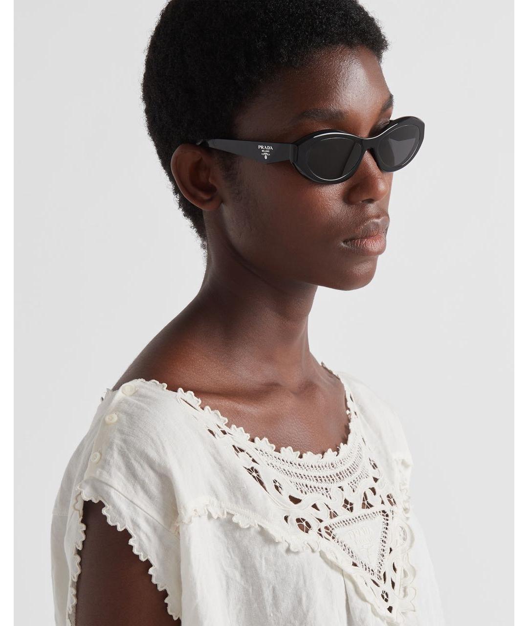 PRADA Черные пластиковые солнцезащитные очки, фото 2