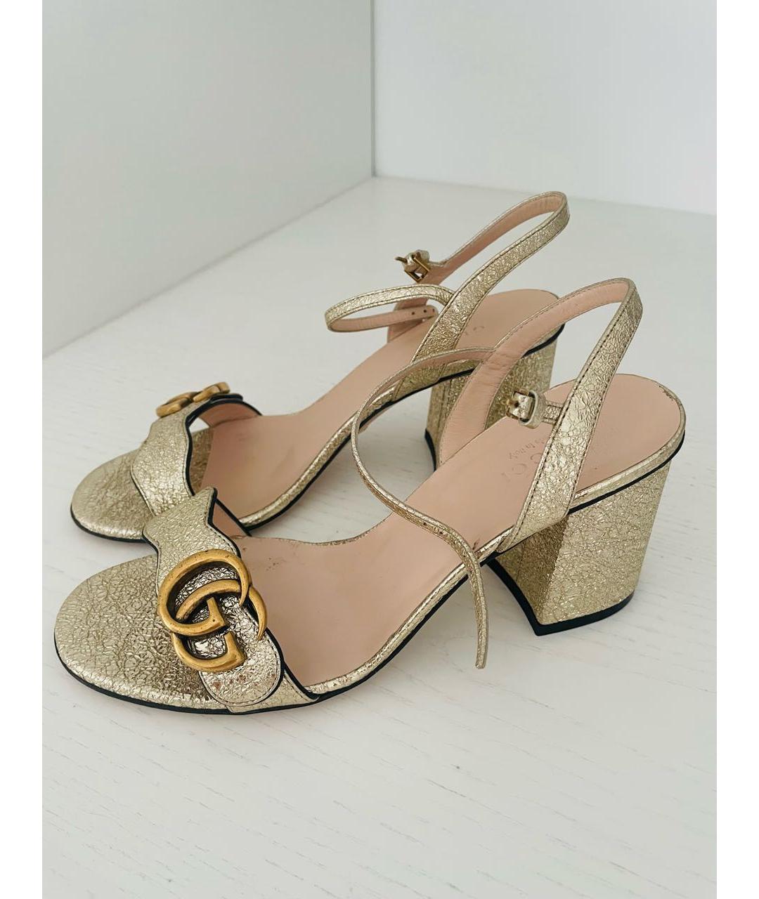 GUCCI Золотые кожаные босоножки, фото 3