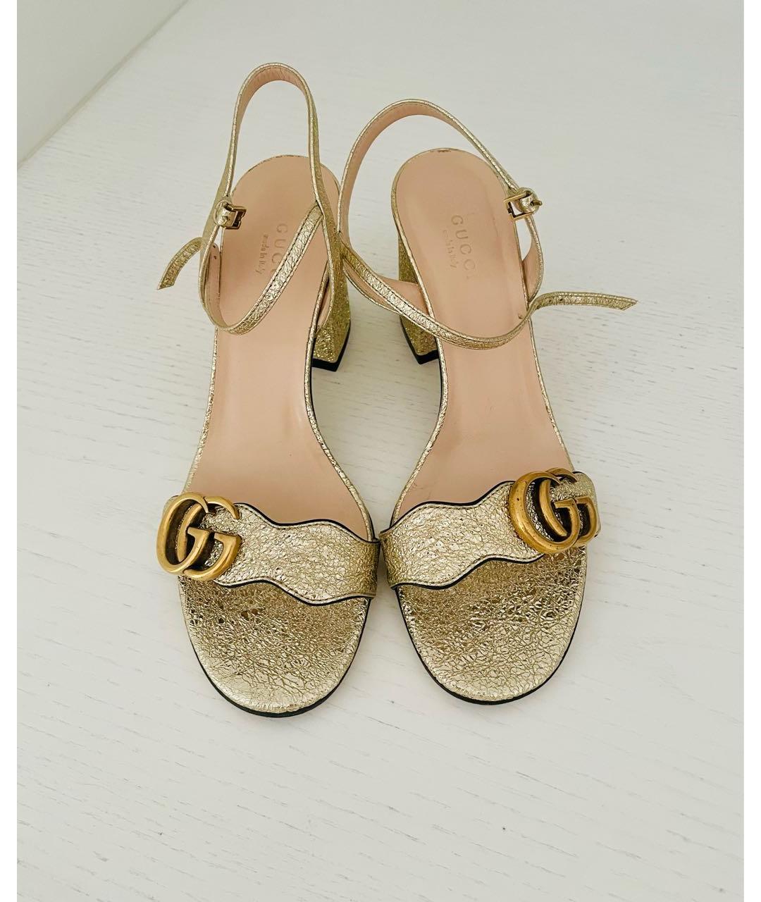 GUCCI Золотые кожаные босоножки, фото 2