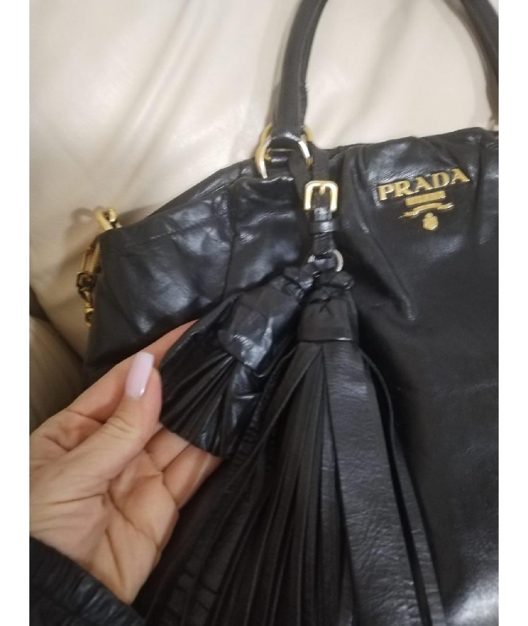 PRADA Черная кожаная сумка с короткими ручками, фото 4