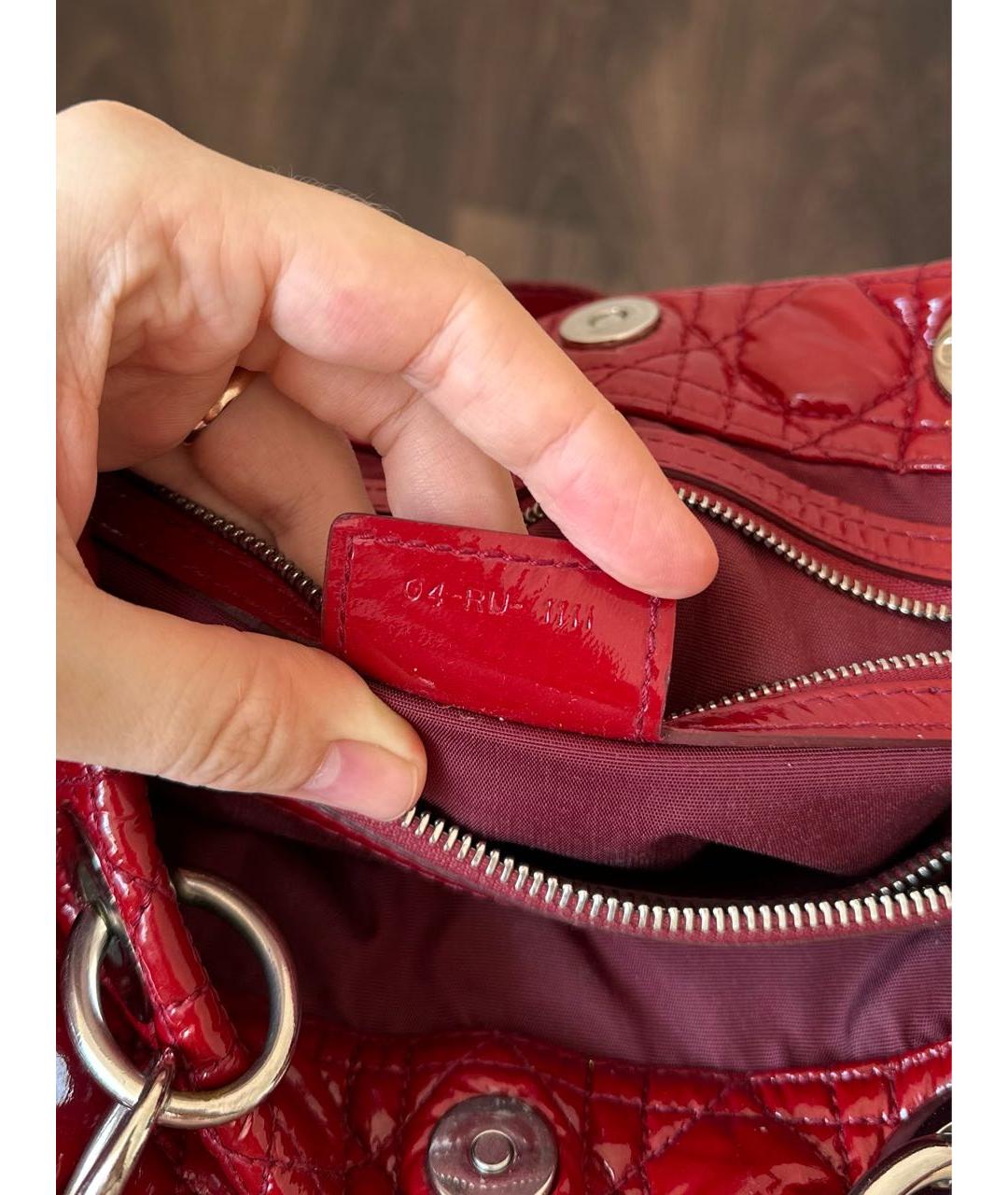CHRISTIAN DIOR Красная сумка с короткими ручками из лакированной кожи, фото 7