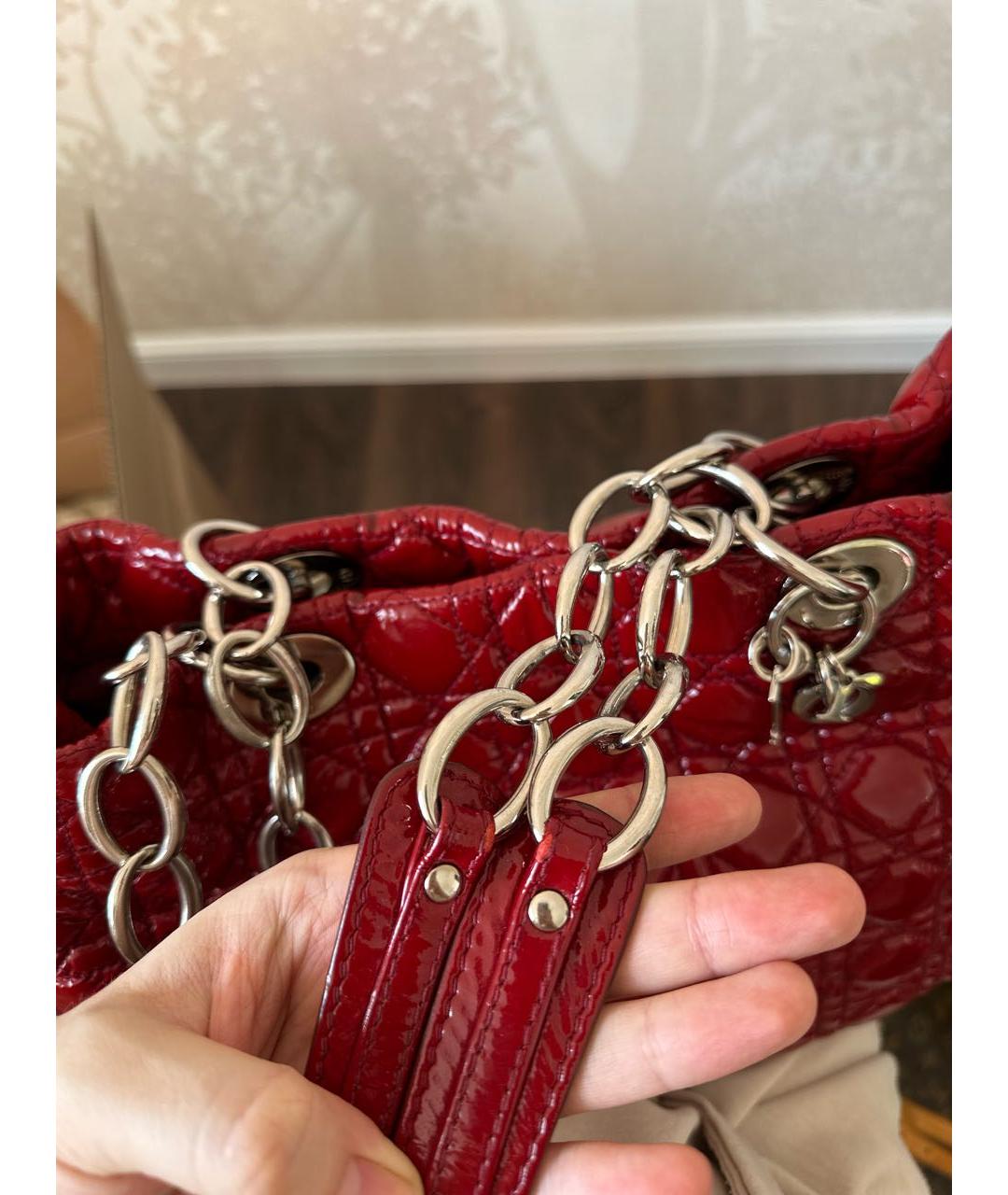 CHRISTIAN DIOR Красная сумка с короткими ручками из лакированной кожи, фото 6