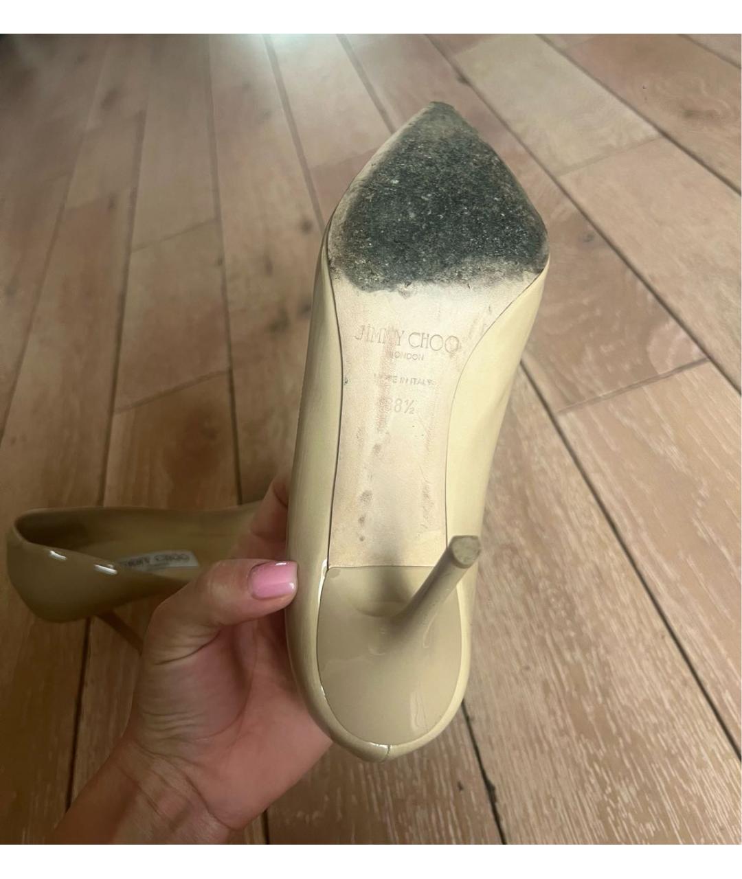JIMMY CHOO Бежевые туфли из лакированной кожи, фото 8