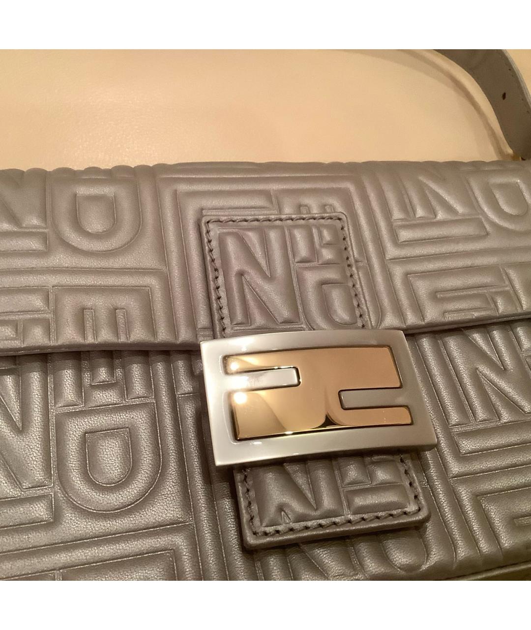 FENDI Серая кожаная сумка с короткими ручками, фото 5