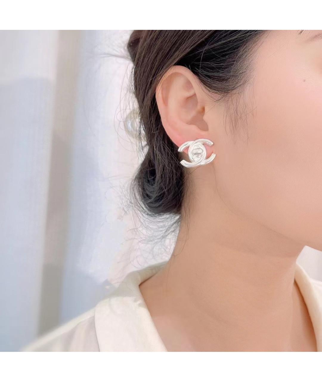 CHANEL Серебряные металлические серьги, фото 4