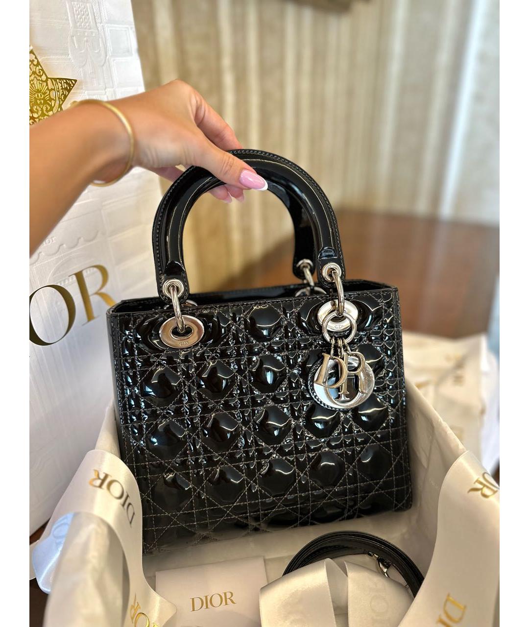 CHRISTIAN DIOR Черная сумка с короткими ручками из лакированной кожи, фото 4