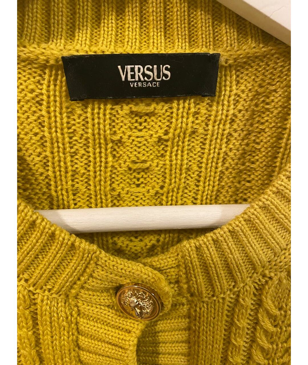 VERSUS VERSACE Горчичный шерстяной джемпер / свитер, фото 3