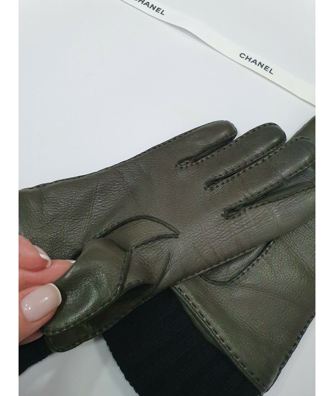 CHANEL PRE-OWNED Зеленые кожаные перчатки, фото 6